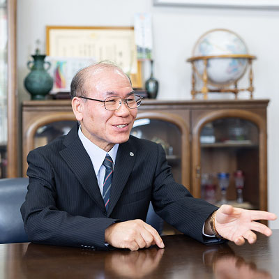 代表取締役社長 冨山 英明